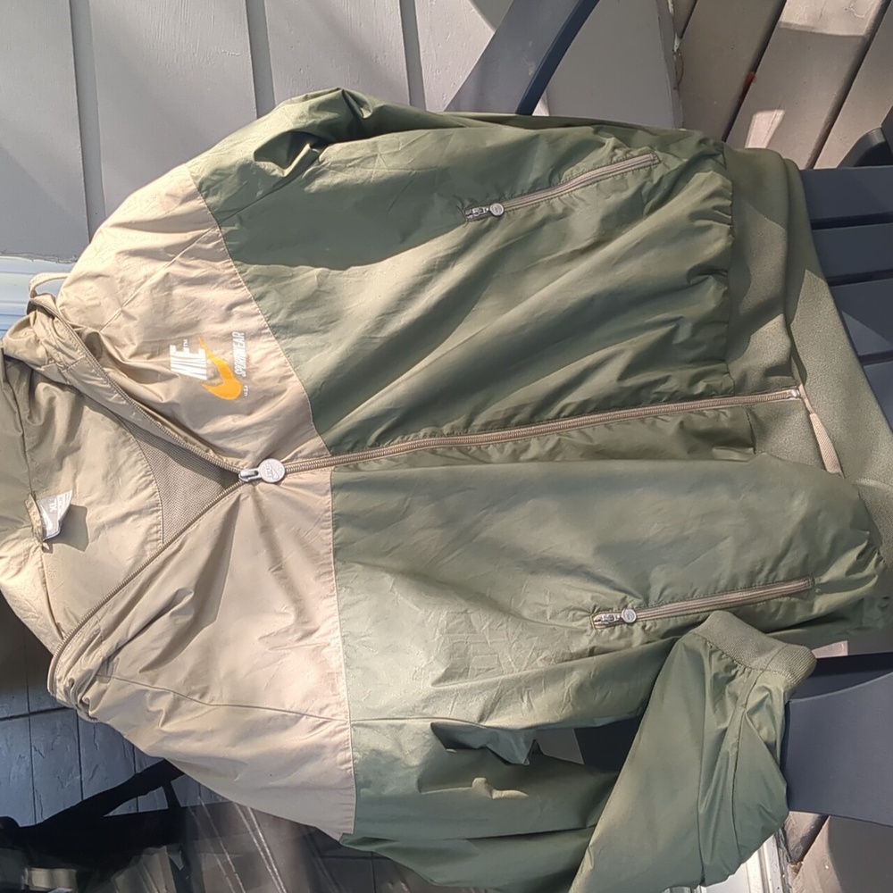 Nike Men's Green and Tan Windbreaker Jacket